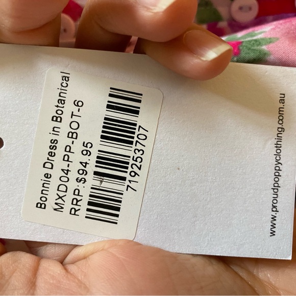 Brand new floral dress with middle slit - Picture 4 of 5